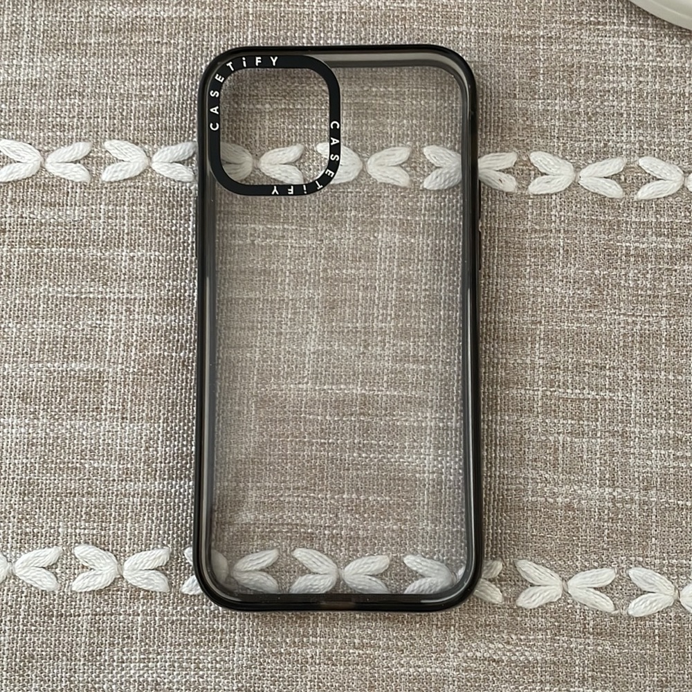 Casetify iphone 12/12pro case